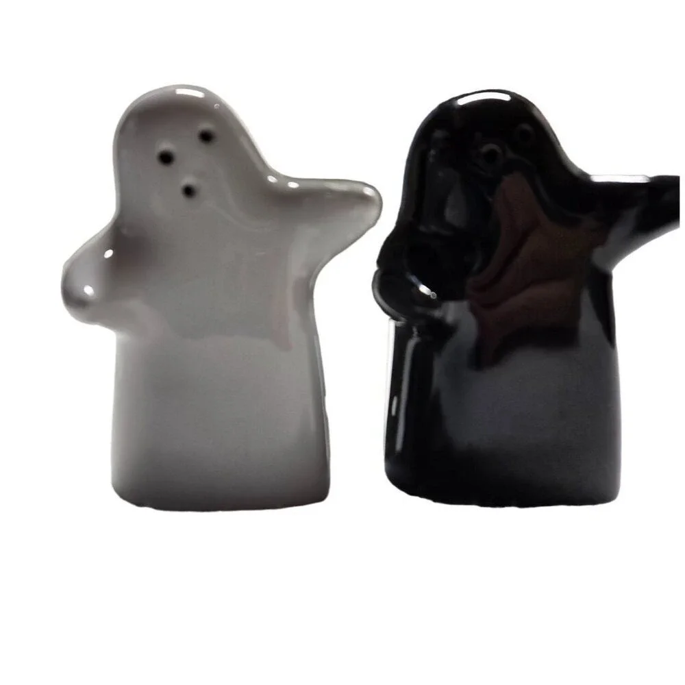Ghost-Shaped Salt & Pepper Shakers 3